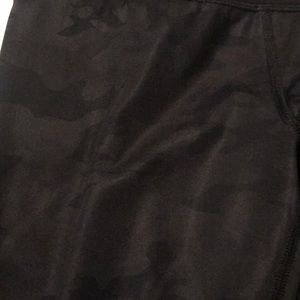 Black camouflage Lulu lemon cropped leggings